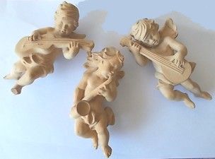 3 statuettes d'anges en bois