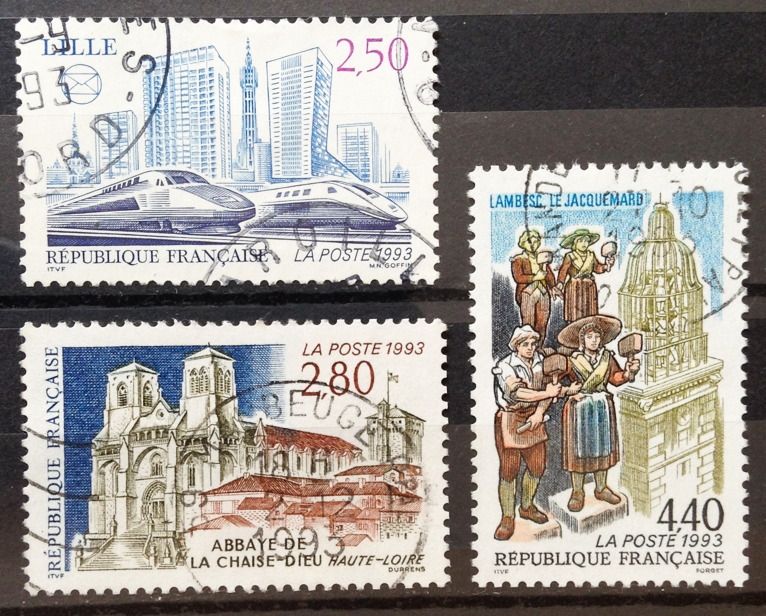 Lille - TGV et Tours 2,50 (N° 2811) + Abbaye de la Chaise-Dieu 2,80 (N° 2825) + Jacquemard de Lambesc 4,40 (N° 2827) Obl - France Année 1993 - N17788
