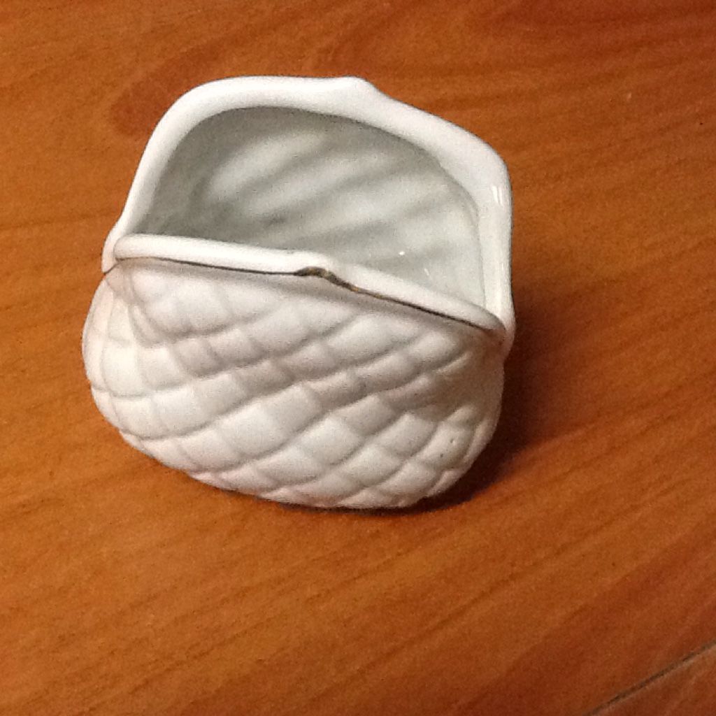 Objet deco style porte monnaie blanc en verre