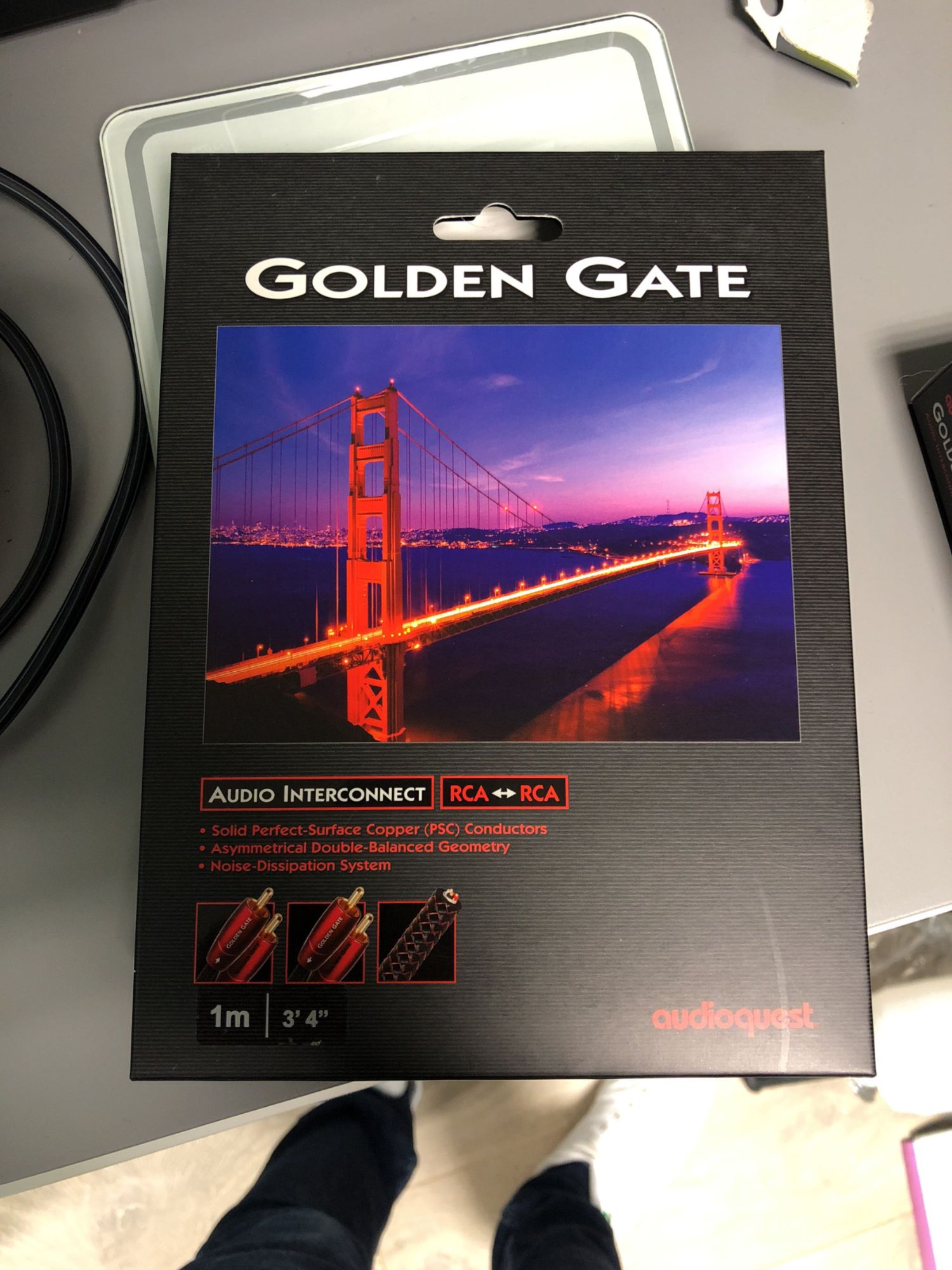 AudioQuest Golden Gate - Câble audio - RCA x 2 mâle pour RCA x 2 mâle - 1 m - blindé - noir/rouge - solide