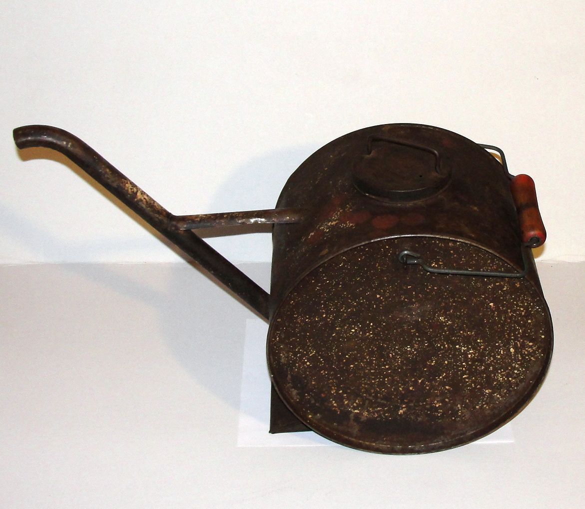 bidon de petrole en metal vintage jerrican de transport a fuel contenance 10 litre