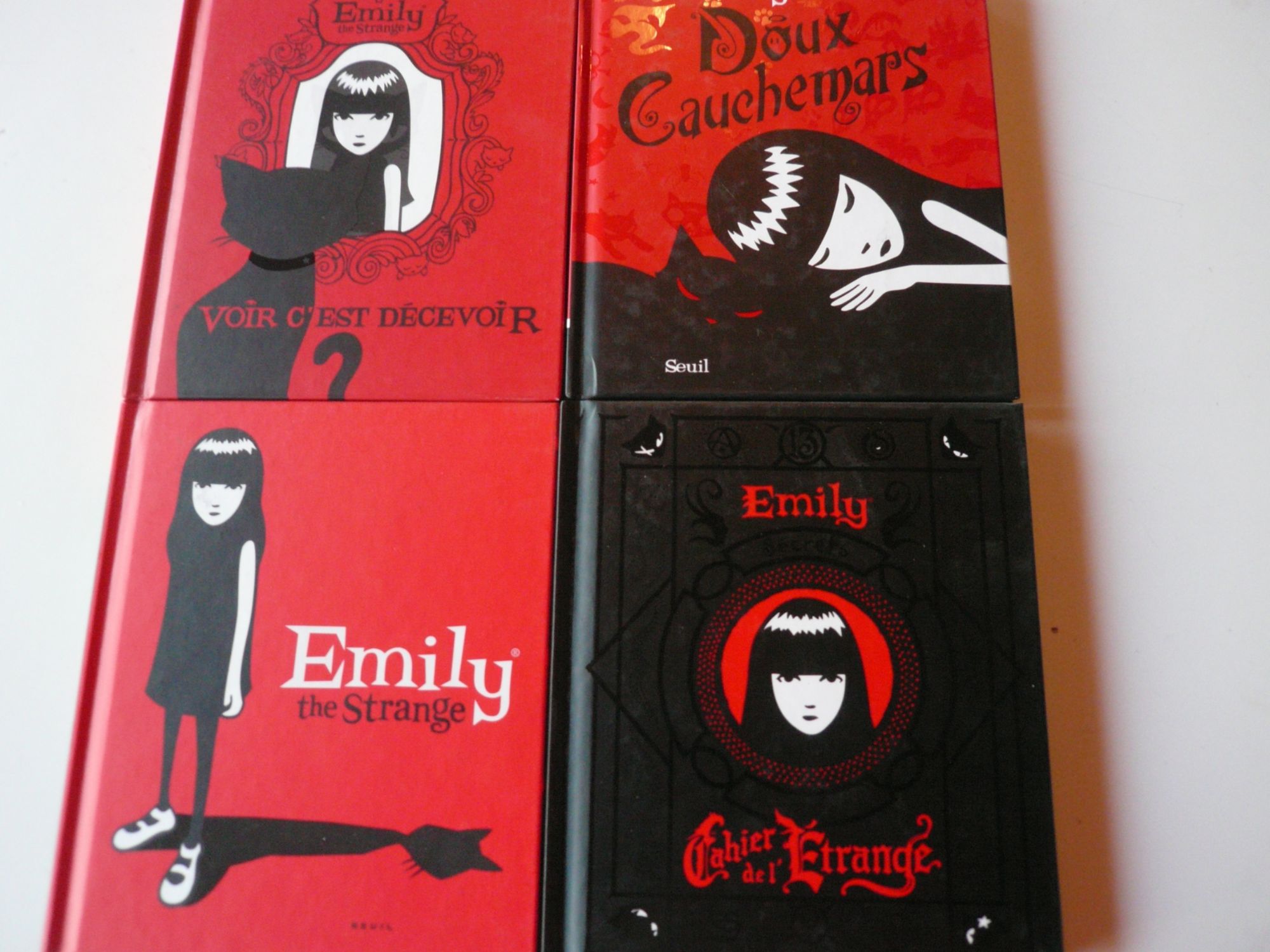 lot de 4 livres jeunesses EMILY