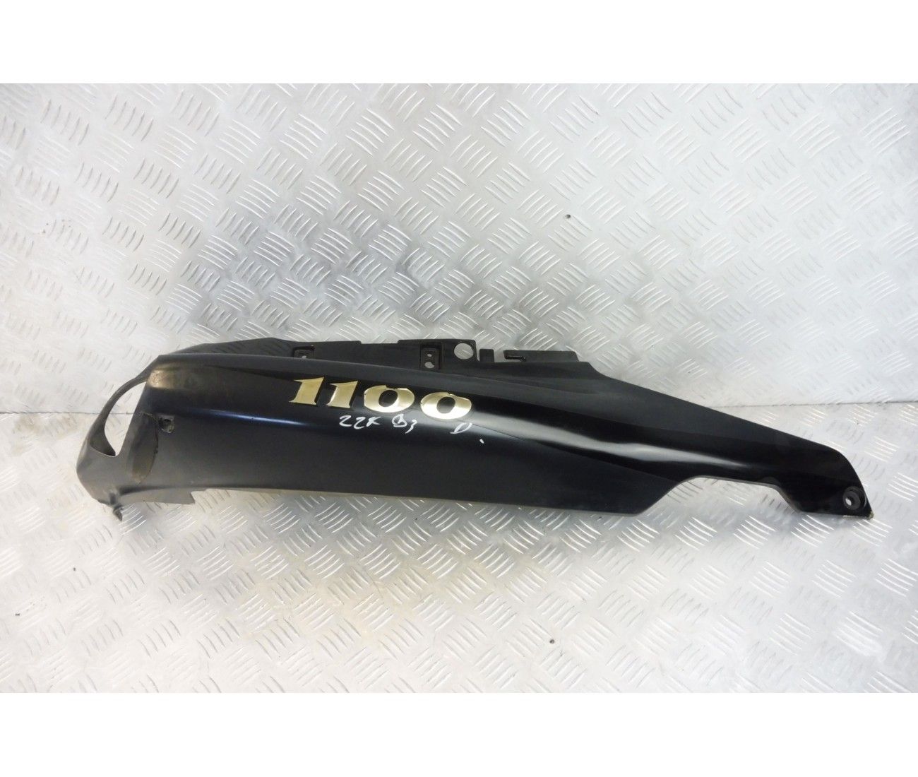 KAWASAKI 1100 ZZR CACHE FLANC DE SELLE ARRIERE DROIT TYPE ZXT10D 1993/2002