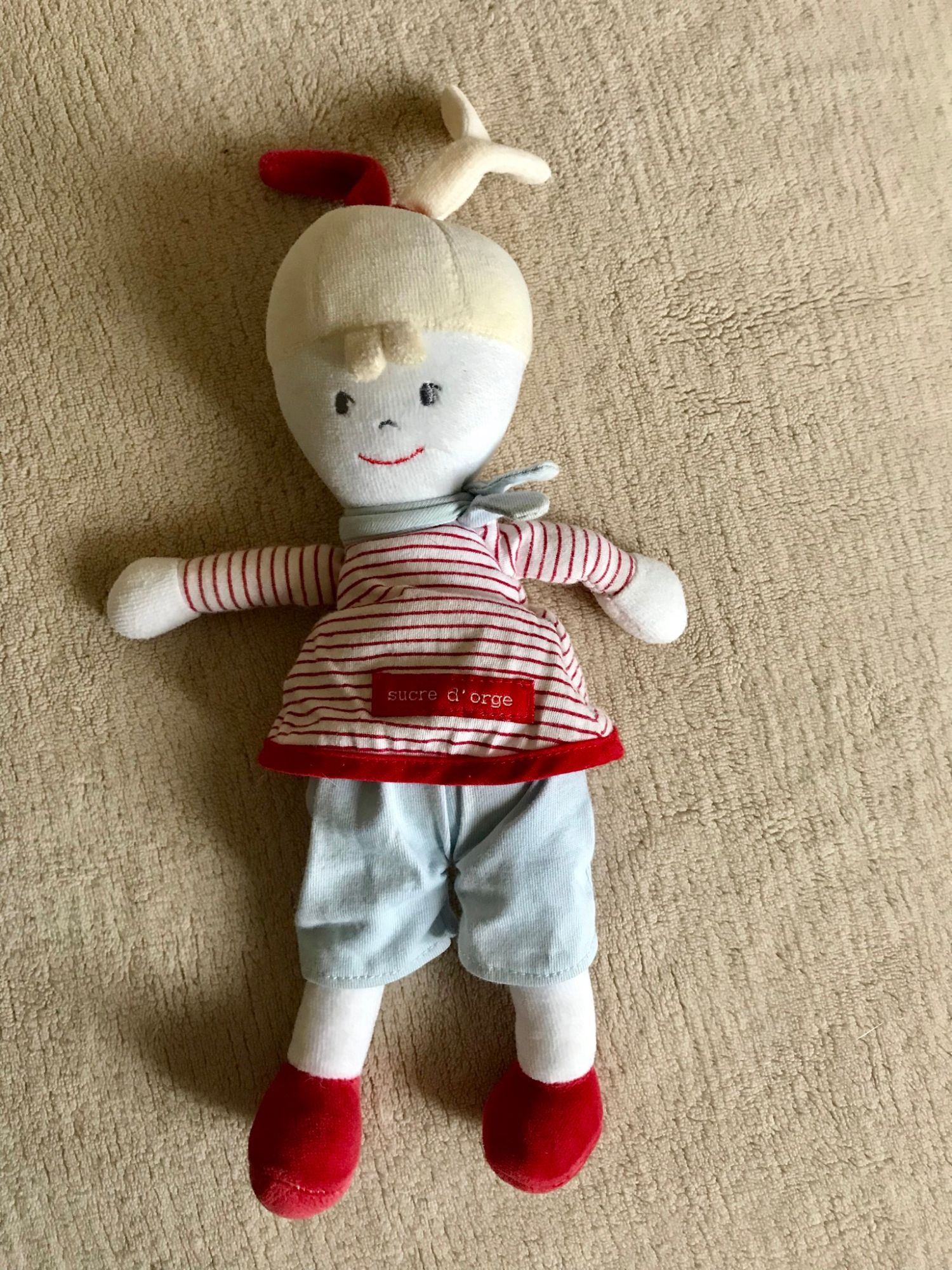 Doudou sucre d orge bonhomme tee-shirt rayé rouge pantalon bleu