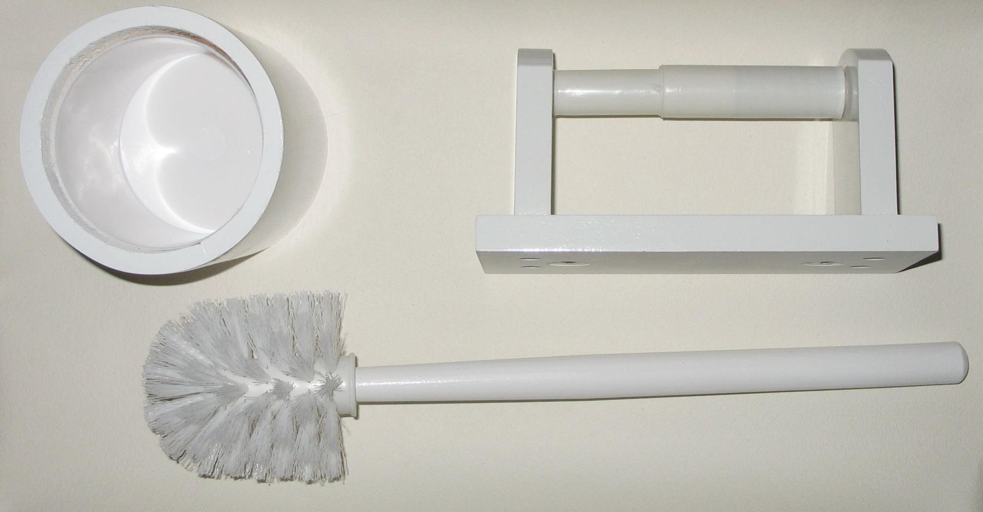 Lot brosse WC et dérouleur en bois laqué blanc