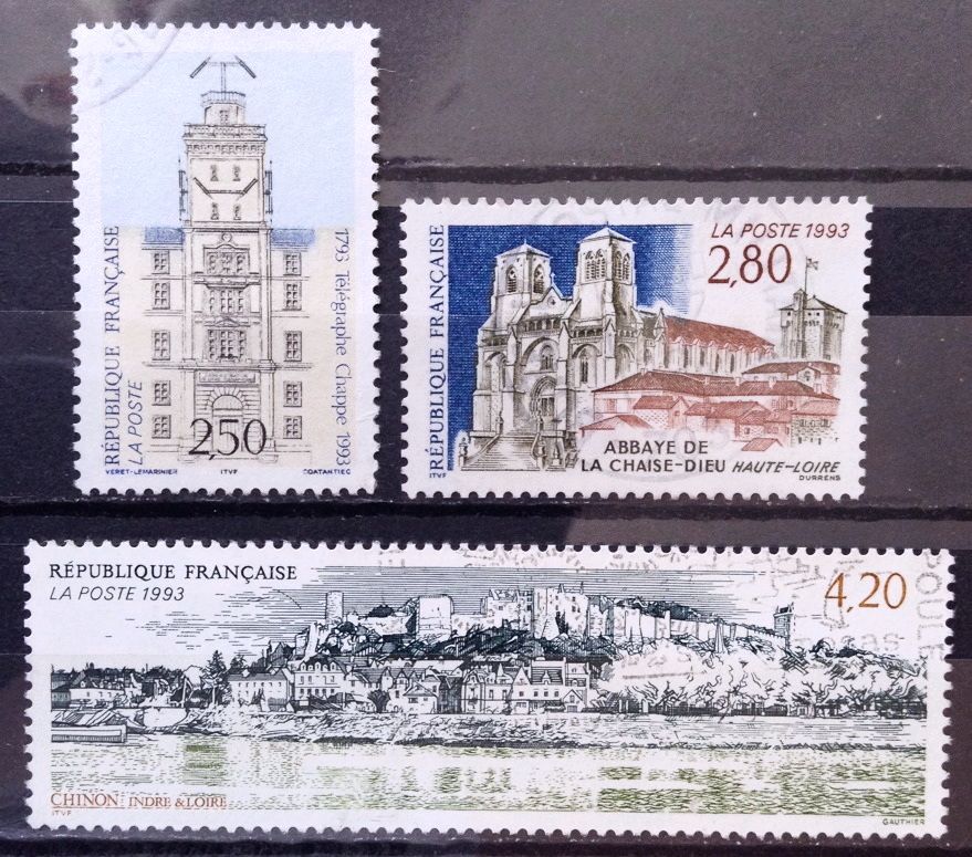 Bicentenaire Télégraphe Optique Chappe 2,50 (N° 2815) + Chinon 4,20 (N° 2817) + Abbaye de la Chaise-Dieu 2,80 (N° 2825) Obl - France Année 1993 - N17842