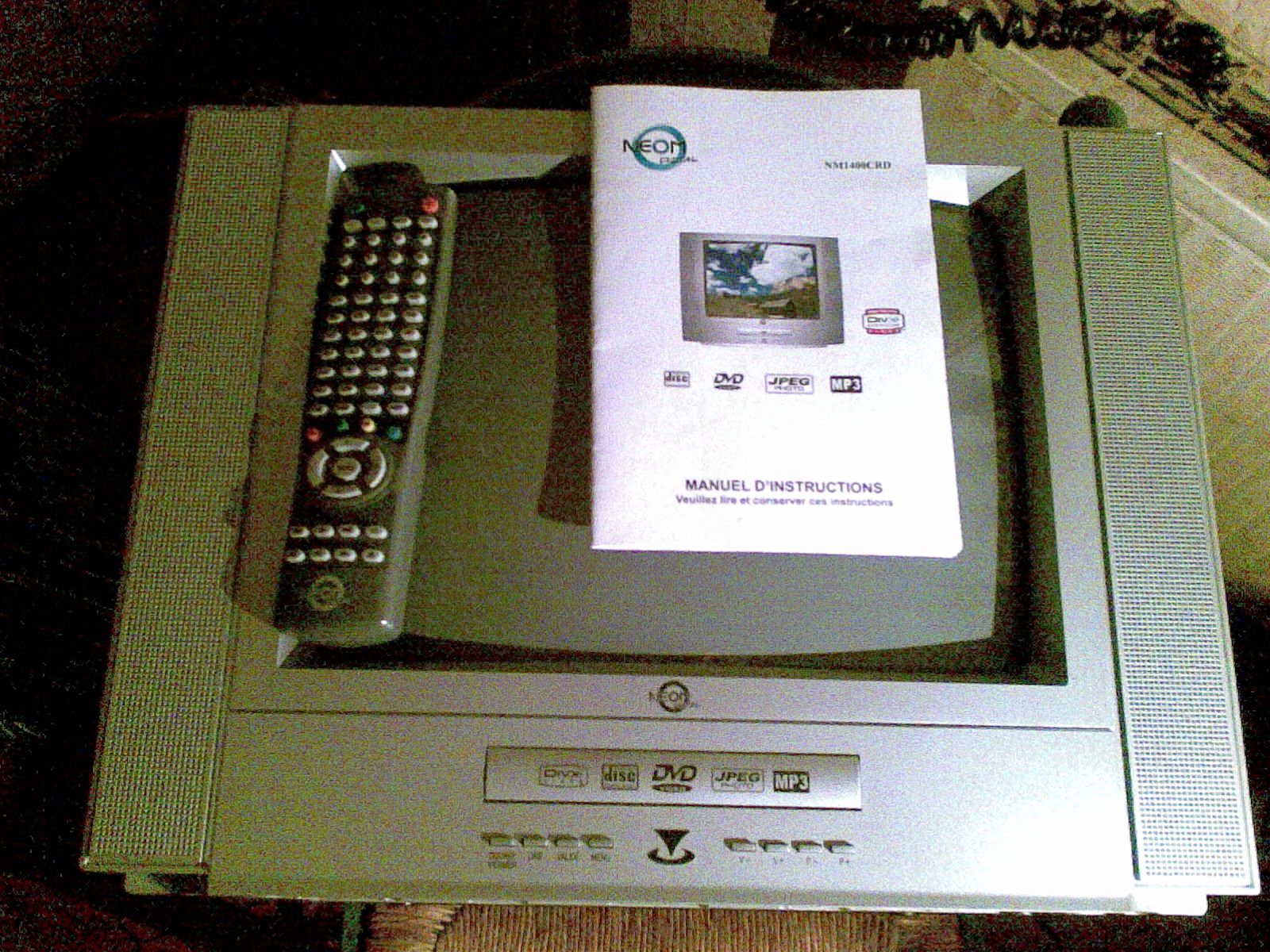 NEOM DIGITAL NM 1400 CRD - 14" - Télévision 37 cm tube cathodique avec lecteur DVD divix incorporer