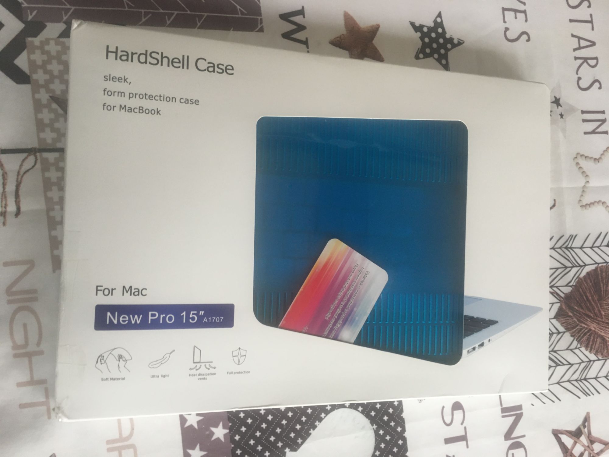 COQUE SILICONE POUR MAC BOOK PRO 15" A1707