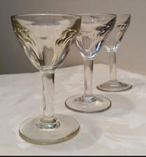 Anciens verres pied bistrot - verres, À