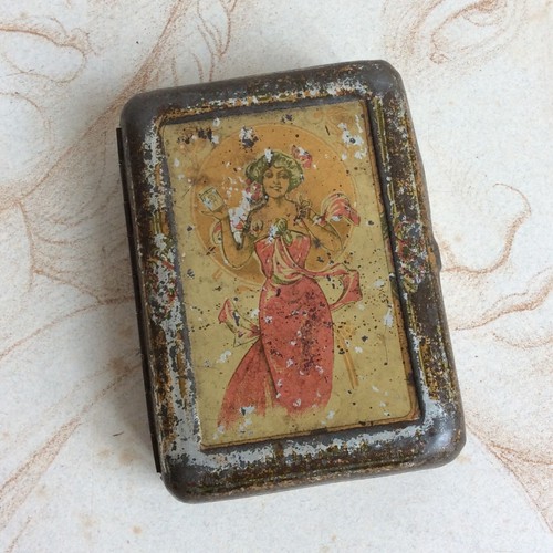 Boite lithographiée ancienne