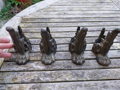 Pieds bronze ornement de - en,