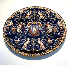 Plat de forme circulaire en faience modèle "Renaissance" époque fin XIX ème