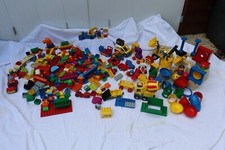 TRES GROS LOT PIECES DIVERSES DUPLO CHANTIER VEHICULES PERSONNAGES / PORT OFFERT