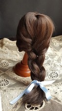 jolie perruque poupée ancienne ou vintage -tour de tête 22 à 24 cm
