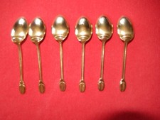 6 petites cuillères à moka