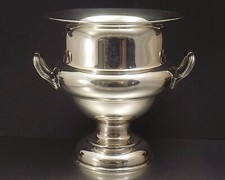 MAISON CAVALIER ANGLETERRE SEAU A CHAMPAGNE FORME MEDICIS METAL ARGENTE Ca1970