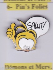 Pin's Folies ** SUPERBE PIN'S LE PIAF Dan Salel Oiseau bird signé Cartotec