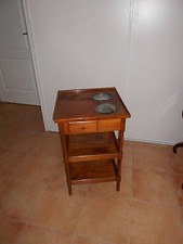 Petite table d'appoint en bois , décorative.