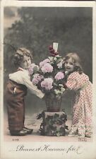 CP BONNE HEUREUSE FETE PETITE FILLE GARCON SABOTS AUTOUR PANIER BELLES FLEURS