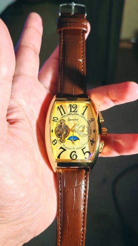 Gucamel montre automatique