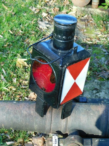 Tres ancienne lampe - tres, chemins