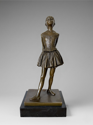 Sculpture danseuse en - de,
