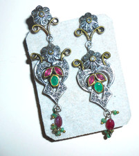 Rares boucles d'oreilles
