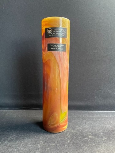 Vase cylindrique signé - , –