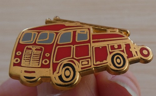 Pin sapeurs pompiers camion - sapeurs,