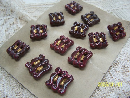 Lot boutons anciens en - 12,