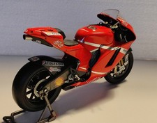 MINICHAMPS 1:12   DUCATI
