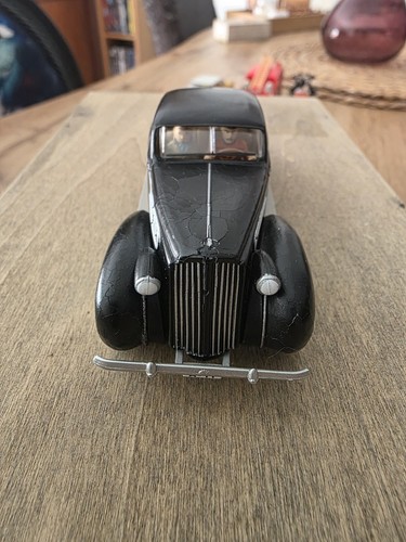 Tintin voiture noire ancienne
