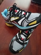 chaussures de basket Reebok neuf tailles du 43  