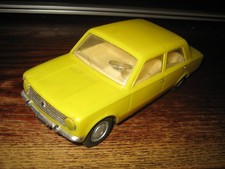 GOZAN 1/28 Seat 124 bon etat avec un pneu manquant