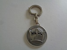 ANCIEN PORTE CLE METAL REINE