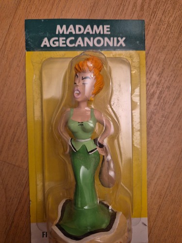Figurine mme agécanonix - mme,