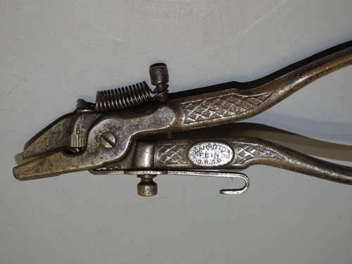 Outil ancien pince avoyer - ancien, a