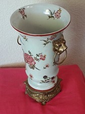 vase porcelaine Craquelée Polychrome Sur Monture Bronze Doré Tête De Lion Signé 