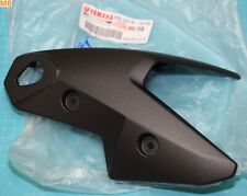 Carénage de phare droite