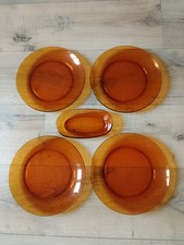 Lot de 4 assiettes plates + 1 coupelle ovale en verre ambré - Duralex - Vintage