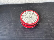 Boîte ancienne en métal –