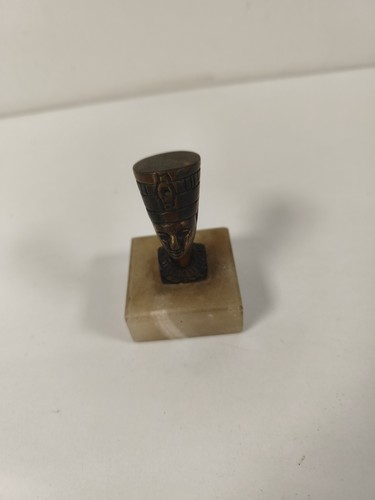 Ancienne statuette tête