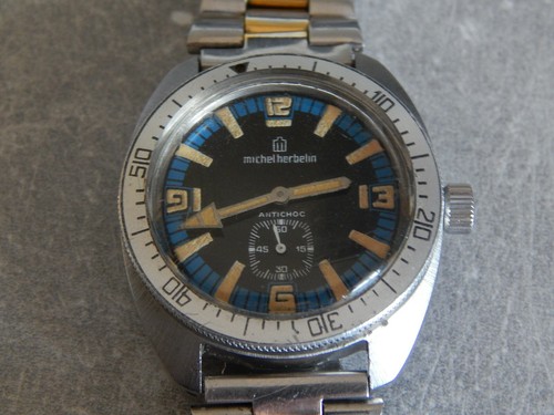 Suberbe montre plongée - ,