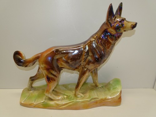 Jolie statue chien loup - jolie,