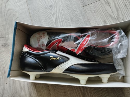 Chaussures football neuve - chaussures,