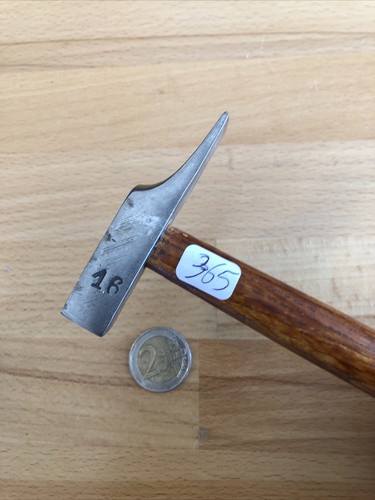 N°365 outillage outils