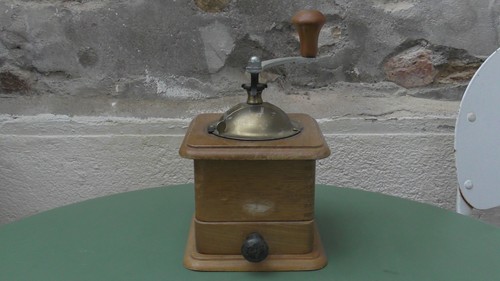 Ancien moulin café - à,