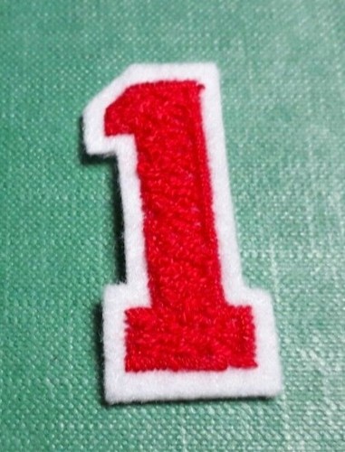 Ecusson patch brodé - brodé, chiffre