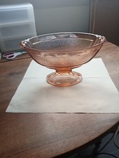 coupe en verre sur pied rose