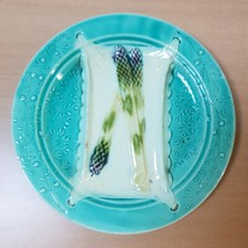 Ancienne assiette en barbotine